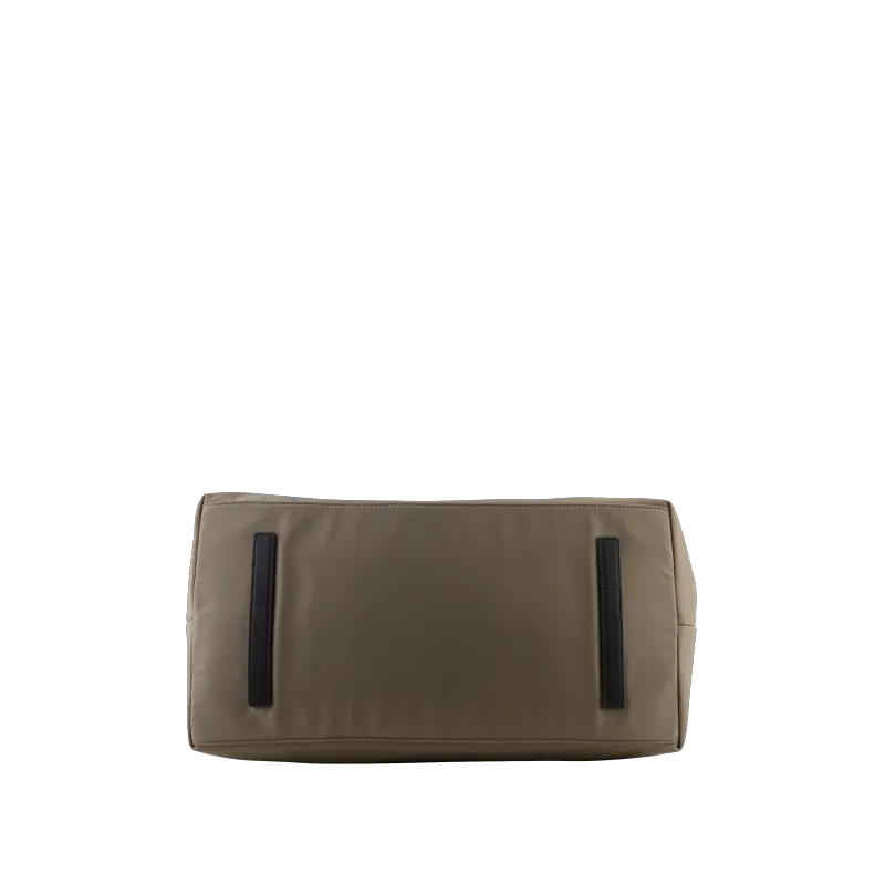 Taupe-brown