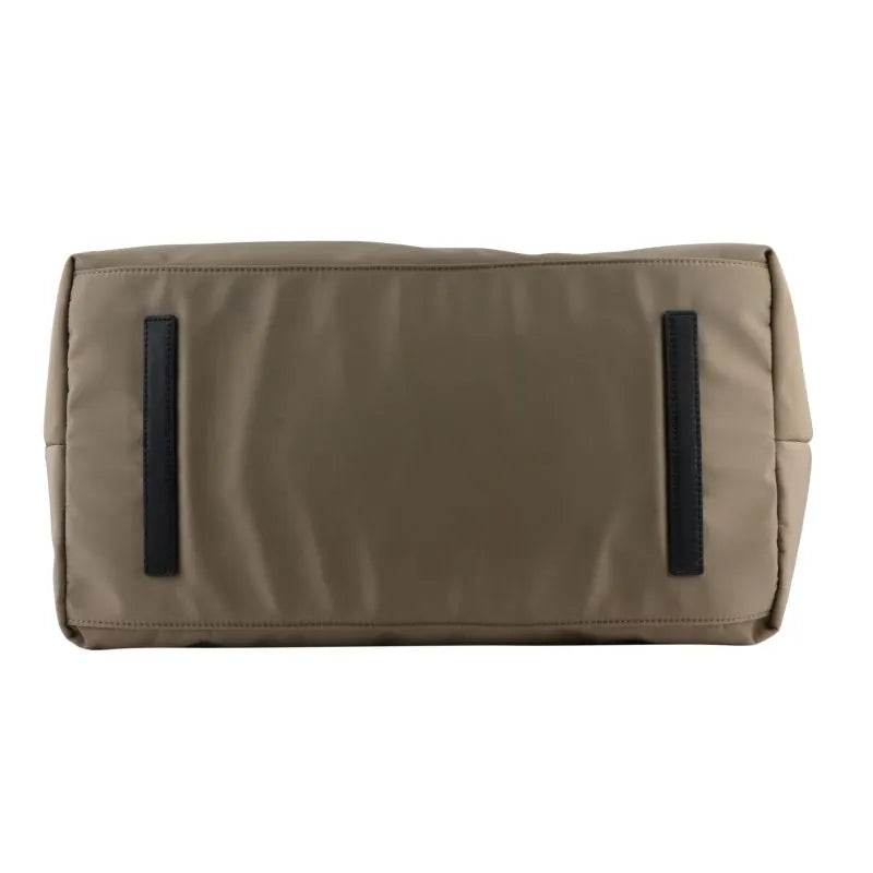 Taupe-black